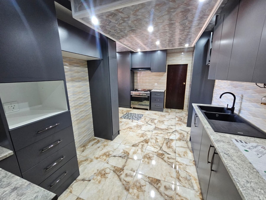 To Let 4 Bedroom Property for Rent in Welgelegen West Free State